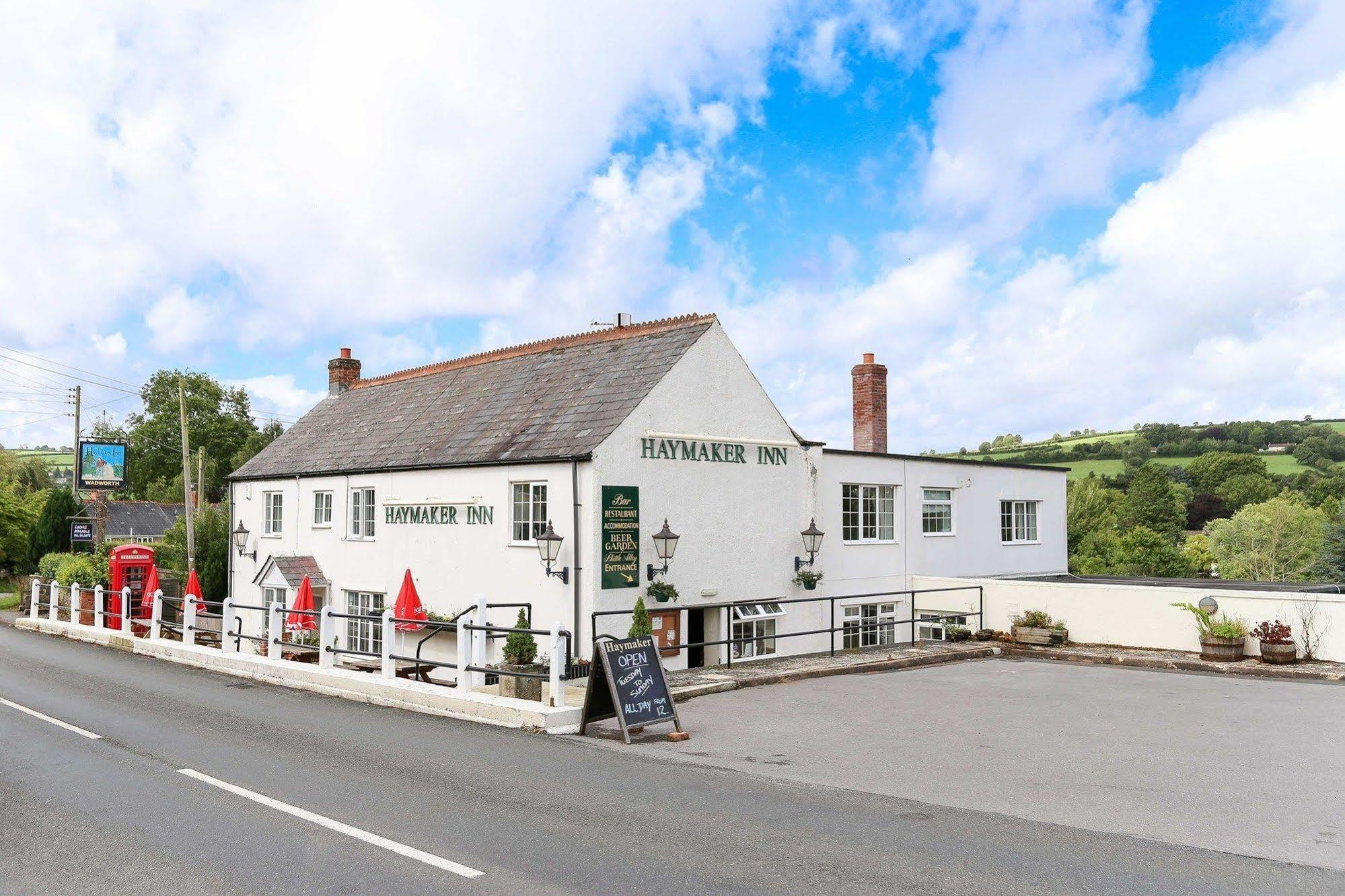 The Haymaker Inn Chard Exterior foto