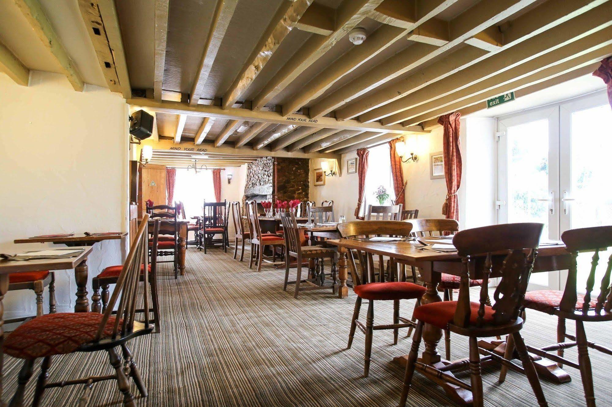 The Haymaker Inn Chard Exterior foto