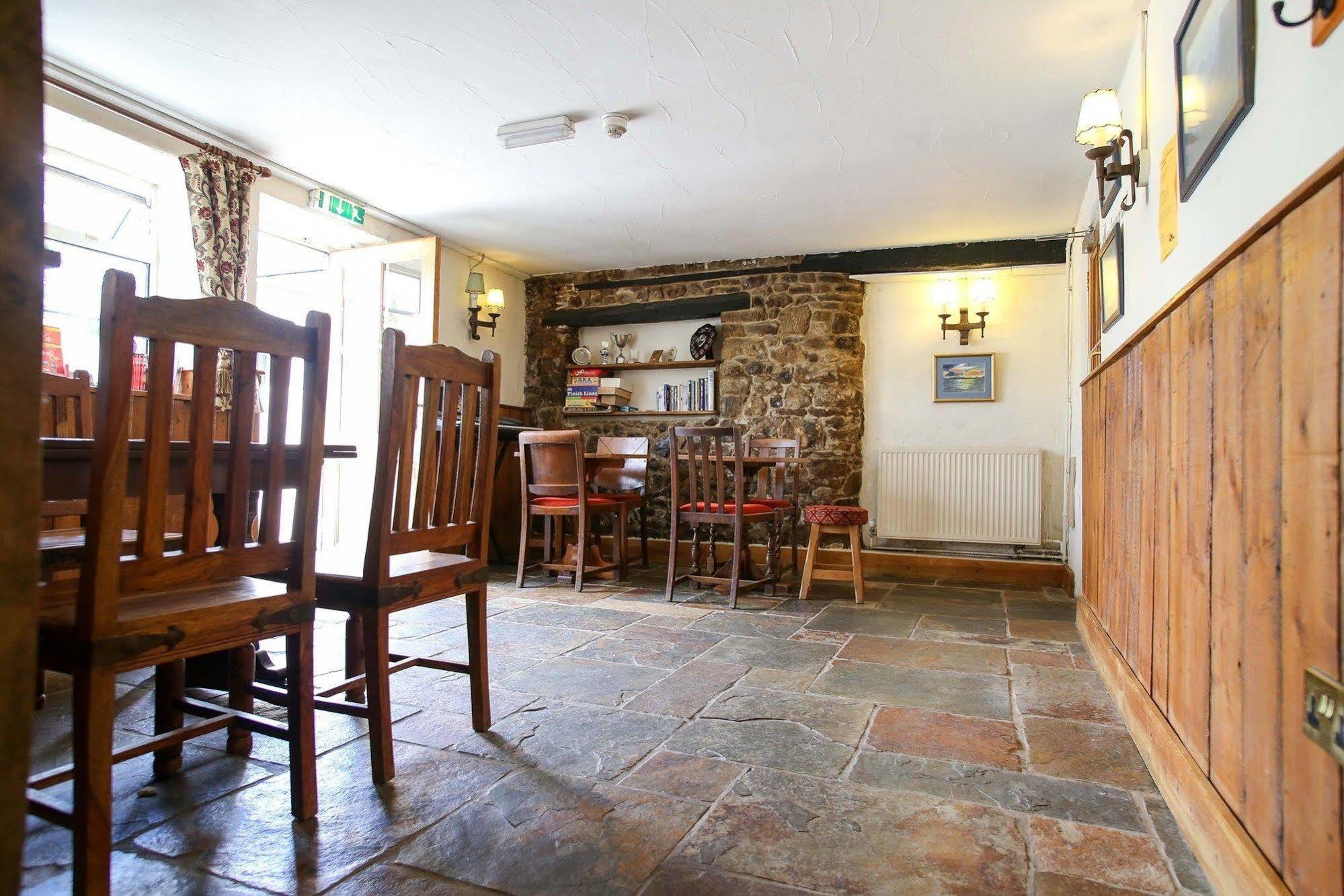 The Haymaker Inn Chard Exterior foto