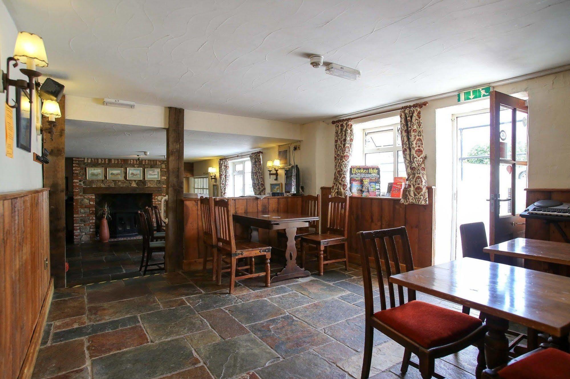 The Haymaker Inn Chard Exterior foto