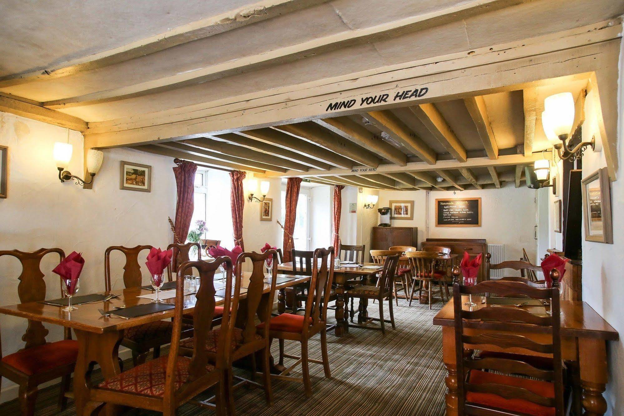 The Haymaker Inn Chard Exterior foto